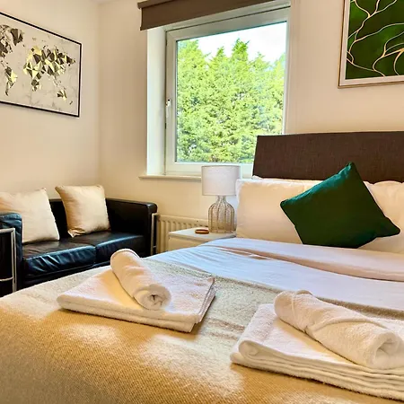 Apartment Spacious 2 Bed Flat Free Private Parking Leeds (West Yorkshire)