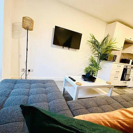 Apartment Spacious 2 Bed Flat Free Private Parking Leeds (West Yorkshire)