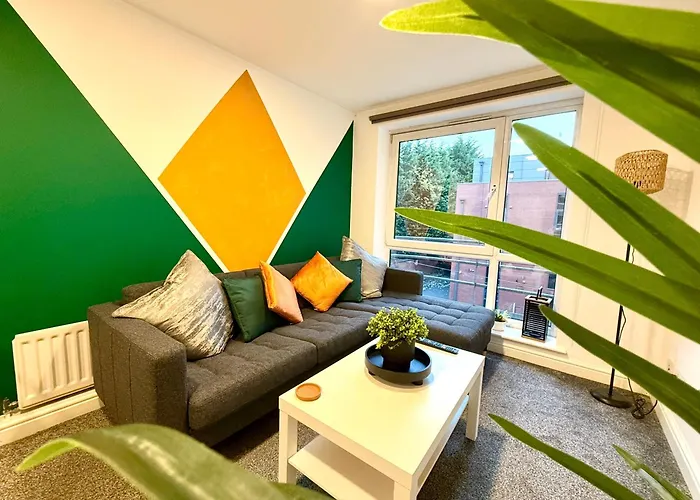 Spacious 2 Bed Flat Free Private Parking Apartment *